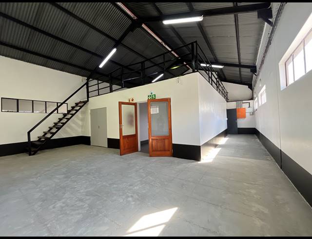 680M² WAREHOUSE TO LET IN SEBENZA